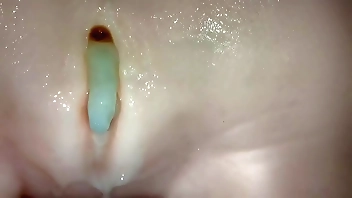 Light skin  giving GF (torso fuck-doll) great sex. Creampie .