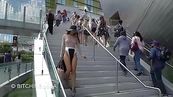 Boobs exposed in Vegas