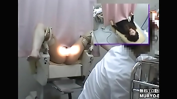 ～羞恥の内診台診察（後半）　21歳・接客業　カオリさん　～ 婦人科診察のすべて　File01-b