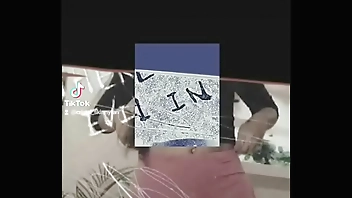 Que clavada le meten a esta flaquita paisa