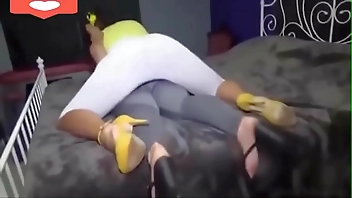 Lesbian ass humping in leggings