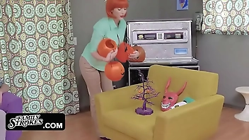 Peter Griffin Takes Stepdaughter Meg Griffin's Virginity - StepFamily Guy Porn Parody