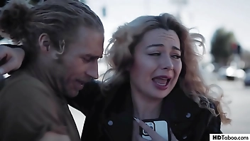 Psycho Siouxsie Q turns a helpful guy's life into a nightmare