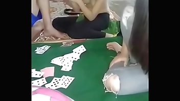 đánh bài lột đồ