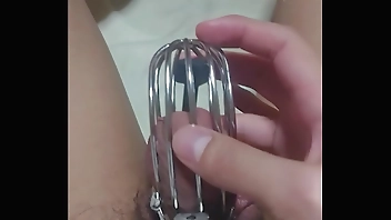 変態マコのセルフ調教。6mm尿道拡張と貞操帯、アナルには6cmプラグ