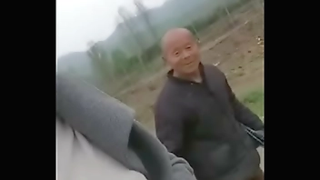 淫娃勾引老頭野外尋歡
