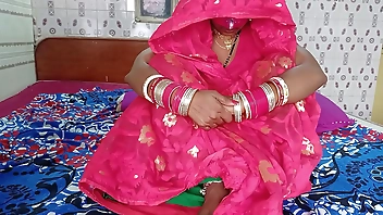 सुहागरात पर मेरी प्यासी चूत को ससुर ने अपने मोटे लण्ड  से चोद कर शांत किया