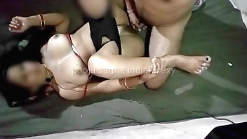 भईया घर नहीं थे तो भाभी बोली आज मेरी चूत्त फाड दो देवर जी