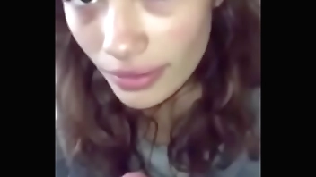 What is her name ? Amateur's tries to deepthroat