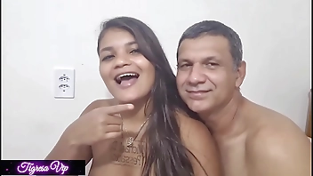 Tigresa Vip fazendo anal ao vivo no site tigresavip.com.br arregaçando o cu