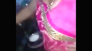 बड़े भईया के घर से बाहर जाते ही छोटे भाई ने भाभी के पूरे मज़े