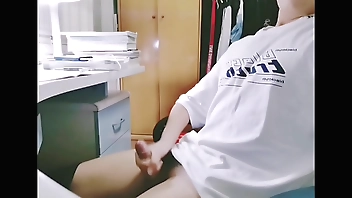 可爱小奶狗男神打飞机