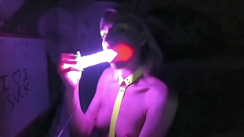 kelly copperfield deepthroats LED glowing dildo on webcam