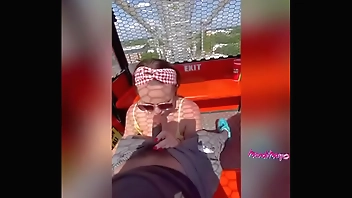 State fair slut sucks dick on the Ferris wheel