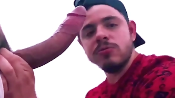 O namorado do meu amigo caiu de boca na minha vara - linktr.ee/marretaxx