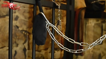 BDSM-DIY: Aufregendes Selfbondage mit Socken und Eiswürfeln