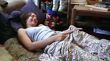 Yanks Roe Masturbating Her Slick Cunny