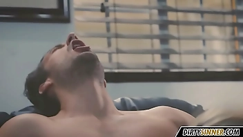 एक सुंदर सुनहरे बालों वाली लड़की के साथ रोमांटिक सेक्स