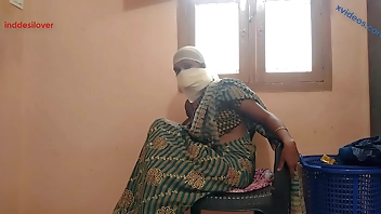 मकान मालकिन ने दिलवाई कुंवारी चूत पड़ोसी की चुदाई