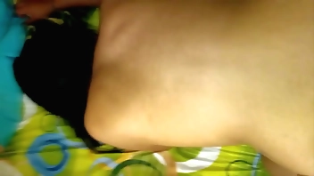 दोस्त बीयर के बदले पकड़ा जाता है