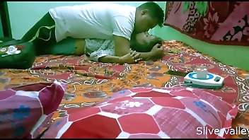 Desi Indian girls secret sex going viral !!!