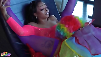 Eating out my step sisters friend