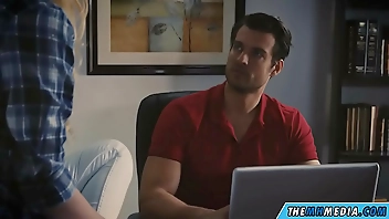 एक प्यारी गोरी लड़की के साथ रोमांस