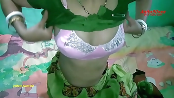 Indian hot sexy bhabi ki chudai saree me