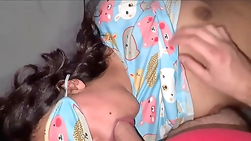 कमबख्त the तंग गधा की मेरी प्यारी सौतेली बहन जबकि वह बिस्तर में है