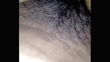 ऑनलाइन मिली दोस्त की चूत की गर्मी