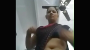 Married sourashtra aunty showing to his ex lover
