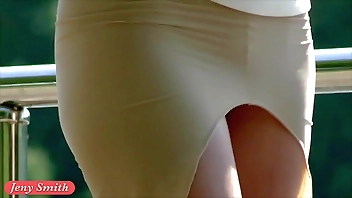 Jeny Smith showing her pussy to a strangers in public park.