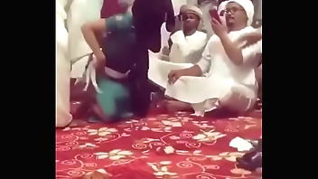 Muslim Slut ass shake