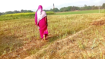 देहाती भाभी को खेत मे चोदा