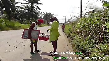 QUEENMARY9JA- sexy housewife fucked a jewelry hawker she met on her way.