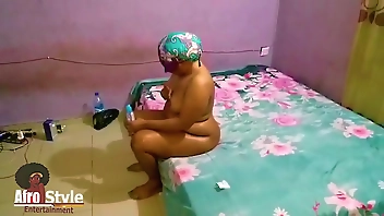 एक लंबे सप्ताह के तनाव के बाद अजीब फ्राइडे बकवास