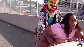 Gibby The Clown Fucks Juicy Tee On Atlanta’s Most Popular Highway