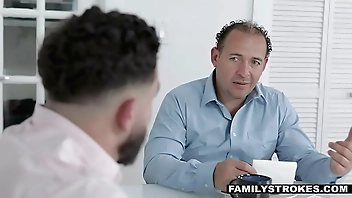 Pranking Stepsister's Pussy- Lilly Hall