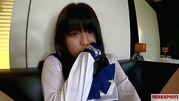 人生初潮吹き！大洪水のツルピタ 瞳の大きな可愛いぴちぴち18歳が 服で2回以上のイキ祭り。ちびっこ体型貧乳ちっぱいさんスカートに正常位で中出し。個人撮影　ハメ撮り　オリジナル　セーラー服 アヘ顔 アクメ 会話　手マン デンマ　フェラ　ver まお 7 osakaporn