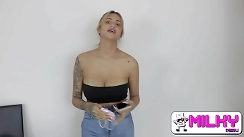 Yorgelis Carrillo seduces me with her beautiful tits in her new cleaning job and tastes my milk once again... the girl is very submissive!!