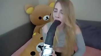 Entrenando garganta para grandes vergas