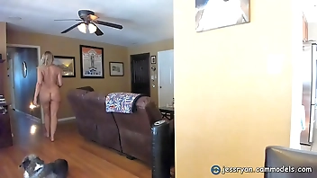 Sexy Milf Jess Ryan Gives An Honest Dick Rating To Hung Stud